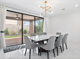 Spacious 5-Bed Home in Peaceful Point Cook, Hotel in Point Cook