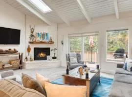 2 Homes Near Lake Tahoe Diamond Peak Mt. Rose Skiing Tahoe Dreamin Sky Way by AvantStay