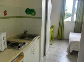 Studio N10 Résidence OBAYEAR, hotelli kohteessa Schœlcher