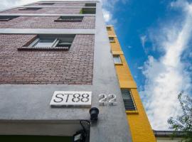 ST88 Residence, motel a Nonthaburi