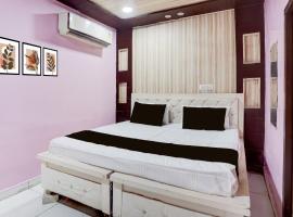 SPOT ON Isshu Hotel And Restaurant, hotel din Sikandarābād