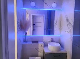 Blue Royal Luxury Apartment z HBO Max