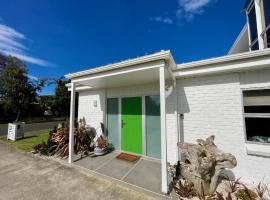Green Door - One bedroom apartment, hotel in Whakatane