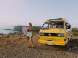 Rent a Blue Classics's Campervan vw t3 amarela - Algarve - Faro - Portugal, hotel v destinaci Portimão