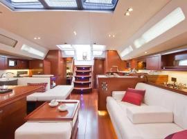 Enjoy Sailing Experience, hotel i El Porvenir