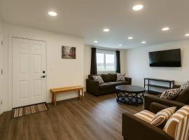 Sooke One-Bedroom Suite with Mountain View, hotel i Sooke