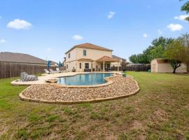 Spacious 5BR *River Float *Pool *Fire Pit *، فندق في Cibolo