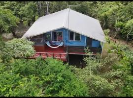 Howler House over the River, hotel v destinaci Belize City