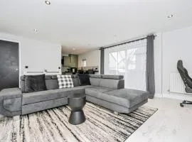 Stunning, Newly Refurbished 1-Bedroom Flat in Gravesend