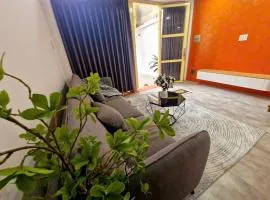 Nhà Nguyên Căn Đầy Đủ Tiện Nghi