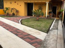 Casa Villaflores Zapotitlán، فندق في San Martín Zapotitlán