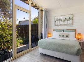 Peninsula Beach Motel, отель в городе Роузбад