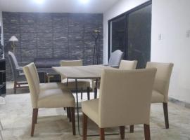 Casa de 4 recámaras, hotel en Tlaltenango