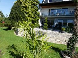 Holiday apartment with 2 bedrooms, hotel i Ahrdt