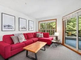 2BR in The Aspens, Ski In, Ski Out, Pool and Hot Tub, Gas Fireplace, Ski Valet, Gym