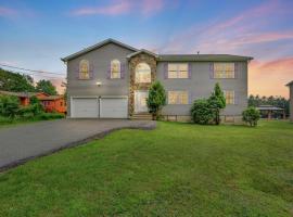 Sleeps 12 Fire Pit Game Room Near Camelback, hotel a Long Pond