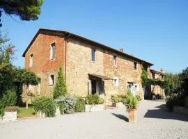 Apartment near Lake Trasimeno with Pool