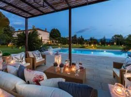 5 Bedrooms Villa with Pool in Lucca