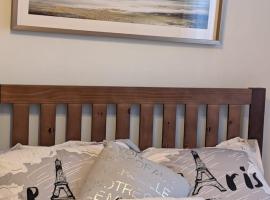 Chambre confortable 2 pas Hôpital Université Services, hotel i Trois-Rivières