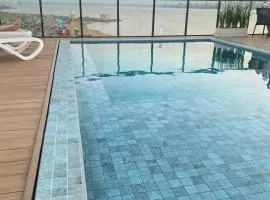 Bello apartamento en edificio Vivo Costanera Frente a la playa! Con Parking