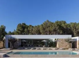 Villa in Ibiza with Mountain Views & Pool