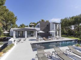 Villa in Ibiza with Es Vedra Views, hotel a Cala Comte