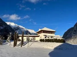 Chalet Leutasch with Ski Trail & Mountain Views