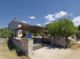 Villa in Cehici with Private Pool & Terrace, Hotel in Matulini