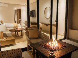 Hotel Flores de Sal-Valle de Guadalupe, hotel pro pobyt s dom&aacute;c&iacute;mi mazl&iacute;čky v destinaci Valle de Guadalupe