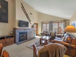 2 Bedroom Penthouse Condo at the Lodge at Mountaineer Square Hot Tub and Pool