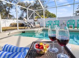 Heated Pool Villa Near Venice Beach Sleeps 6, Hotel in Venice