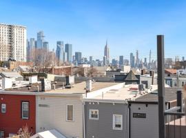 NYC Skyline Views &bull; Near Times Sq &bull; Rooftop Deck, acomoda&ccedil;&atilde;o em condom&iacute;nio em Jersey City