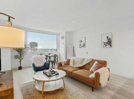 Sleep 6 Stylish 1BR 2BA Beachfront CozySuites, hotel in Atlantic City