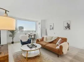 Sleep 6 Stylish 1BR 2BA Beachfront CozySuites