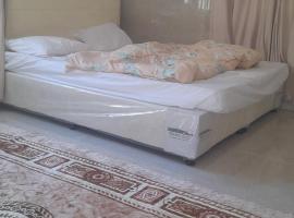 Quriyat、Afāのホテル