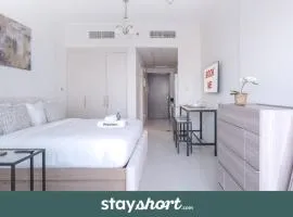 StayShort - Damac Hills Sleeps 2 with Balcony