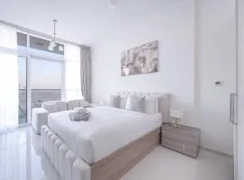 Free housekeeping visits during your stay - StayShort - Damac Hills Sleeps 2 with Balcony