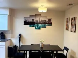 Hook Em Horns! 12 mins to Downtown Austin