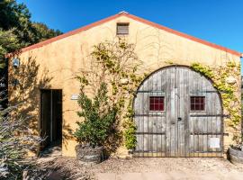 The Vineyard Cottage - Stay Waiheke，位于欧尼坦基的酒店