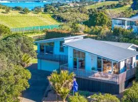 Oneroa Vines and Views- Stay Waiheke