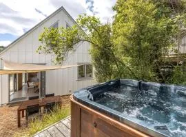 Boathouse Onetangi - Stay Waiheke