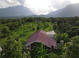 Mountain view Villa Private Tropical Garden, hotel di Chiang Dao