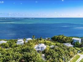Ocean View with Pool, 4 bedroom Vila Near Key West, hotel in Cudjoe Key