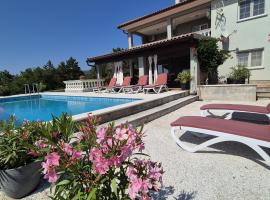 Apartman Srdoč za 8 osoba s privatnim bazenom, hotel i Šmrika