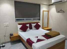 Palm lodging and boarding