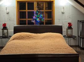 Guest house ''Stropiki'' with Sauna and hot Tub，位于陶格夫匹尔斯的酒店