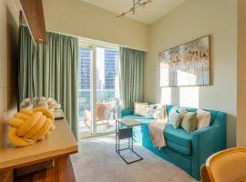 Modern 1BR in Business Bay Balcony Pool Access