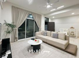 Desaru Melati Gather Together KTV Family House Shortgateway, hotel i Bandar Penawar