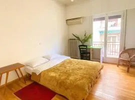 Sunny room in the heart of the city