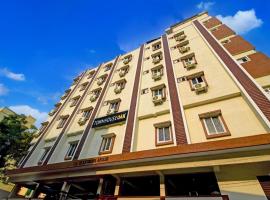 Super Townhouse Oak Bachupally Medical College Formerly SV Hotels, hotel v destinaci Lingampalli